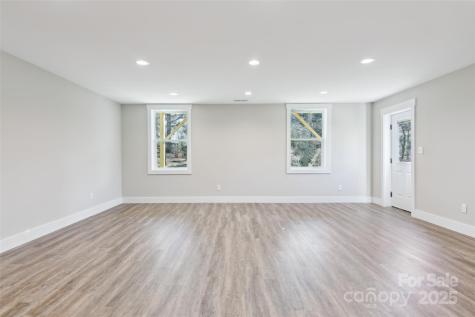 8 Escondido Drive Asheville NC 28806