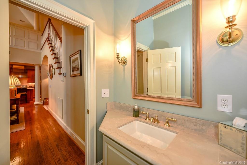 5124 Fairlawn Crescent Court Charlotte NC 28226