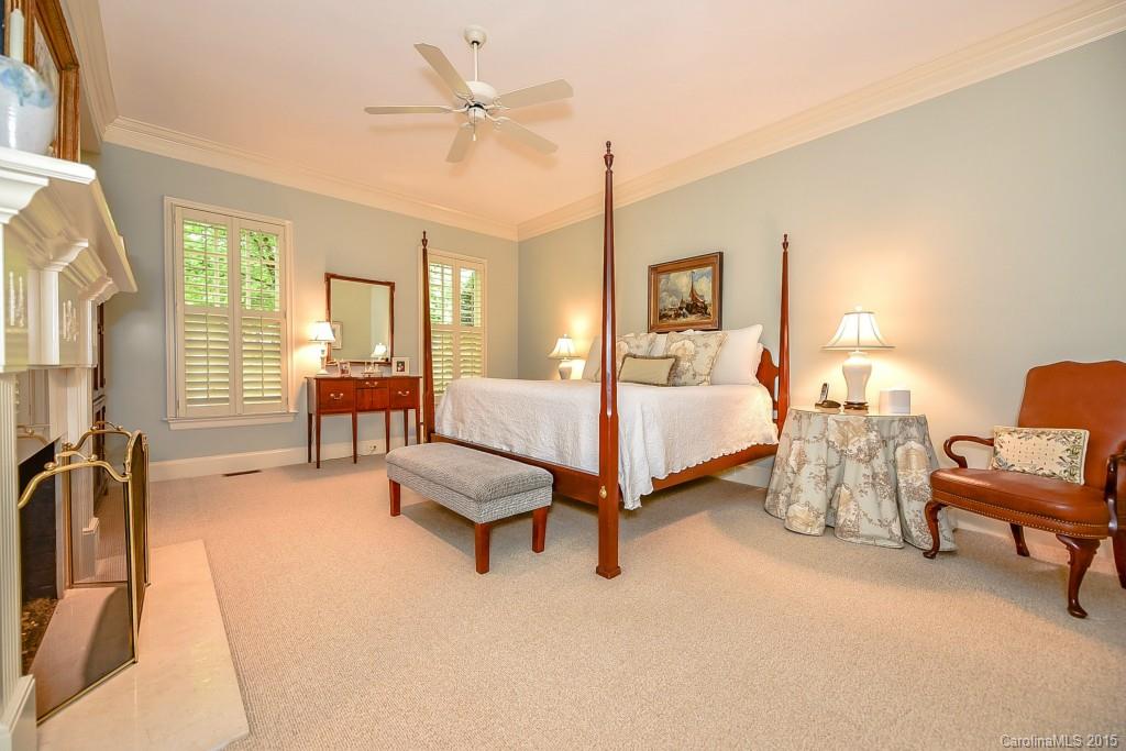 5124 Fairlawn Crescent Court Charlotte NC 28226
