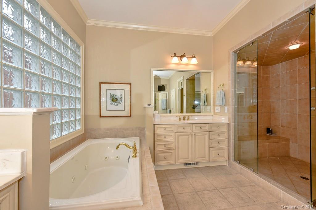 5124 Fairlawn Crescent Court Charlotte NC 28226