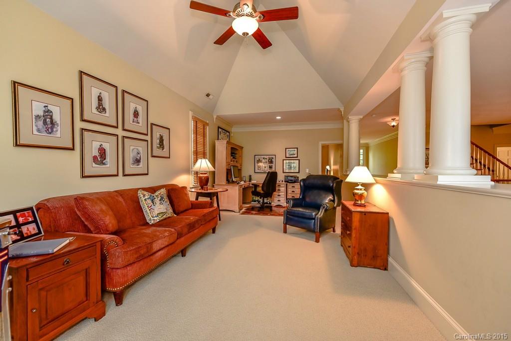 5124 Fairlawn Crescent Court Charlotte NC 28226