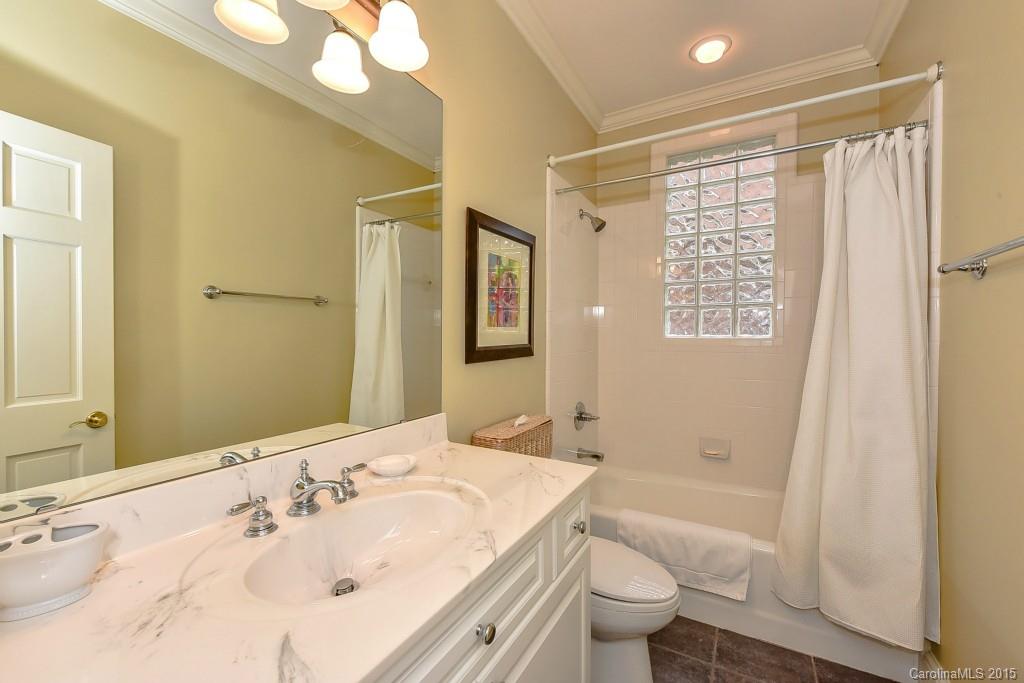5124 Fairlawn Crescent Court Charlotte NC 28226