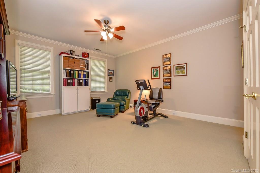 5124 Fairlawn Crescent Court Charlotte NC 28226