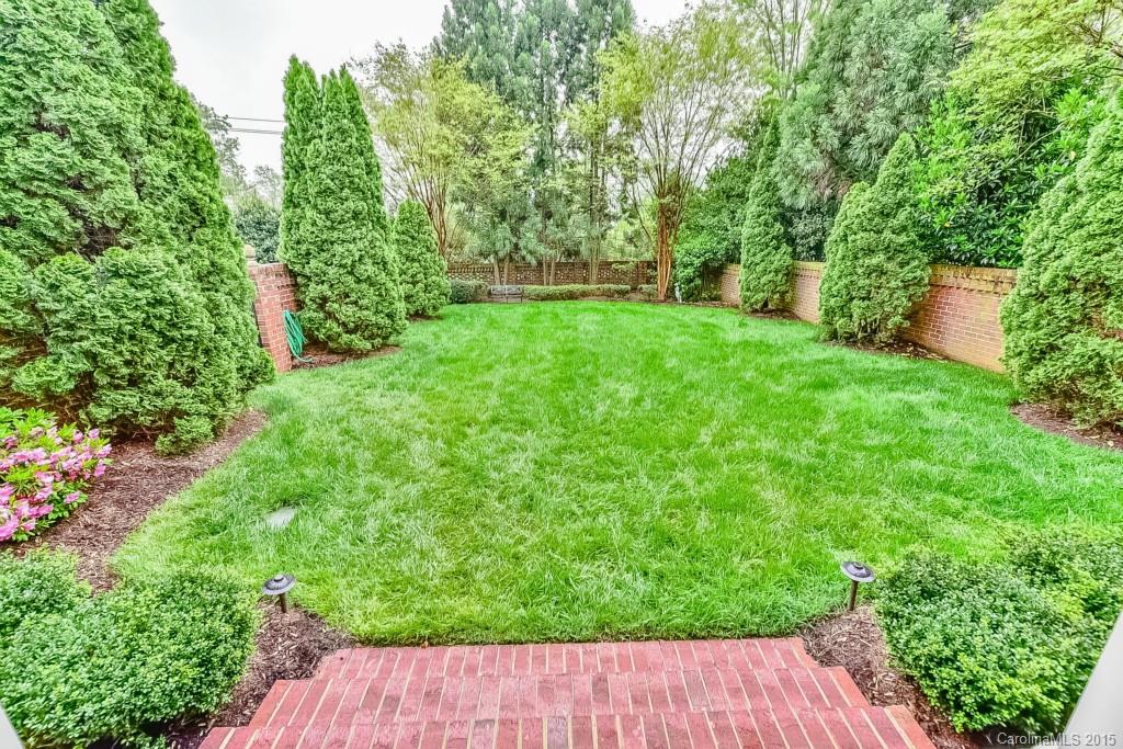5124 Fairlawn Crescent Court Charlotte NC 28226