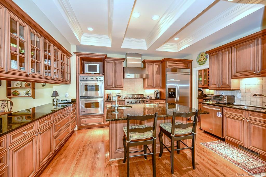 5124 Fairlawn Crescent Court Charlotte NC 28226