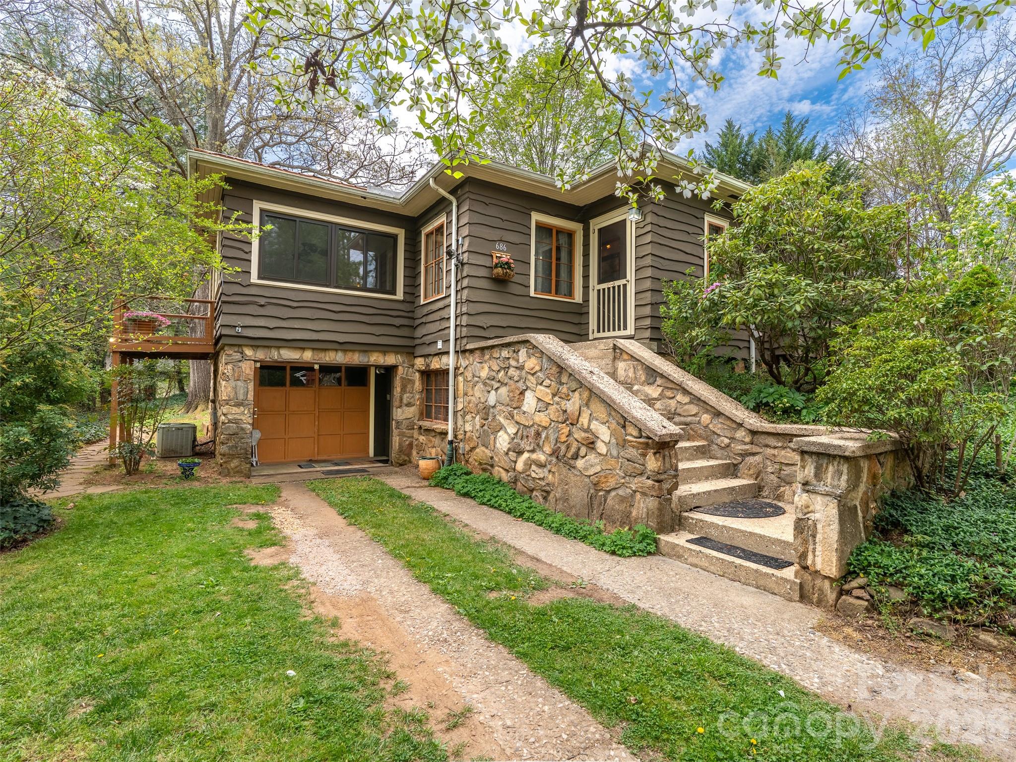 686 New Haw Creek Road Asheville NC 28805