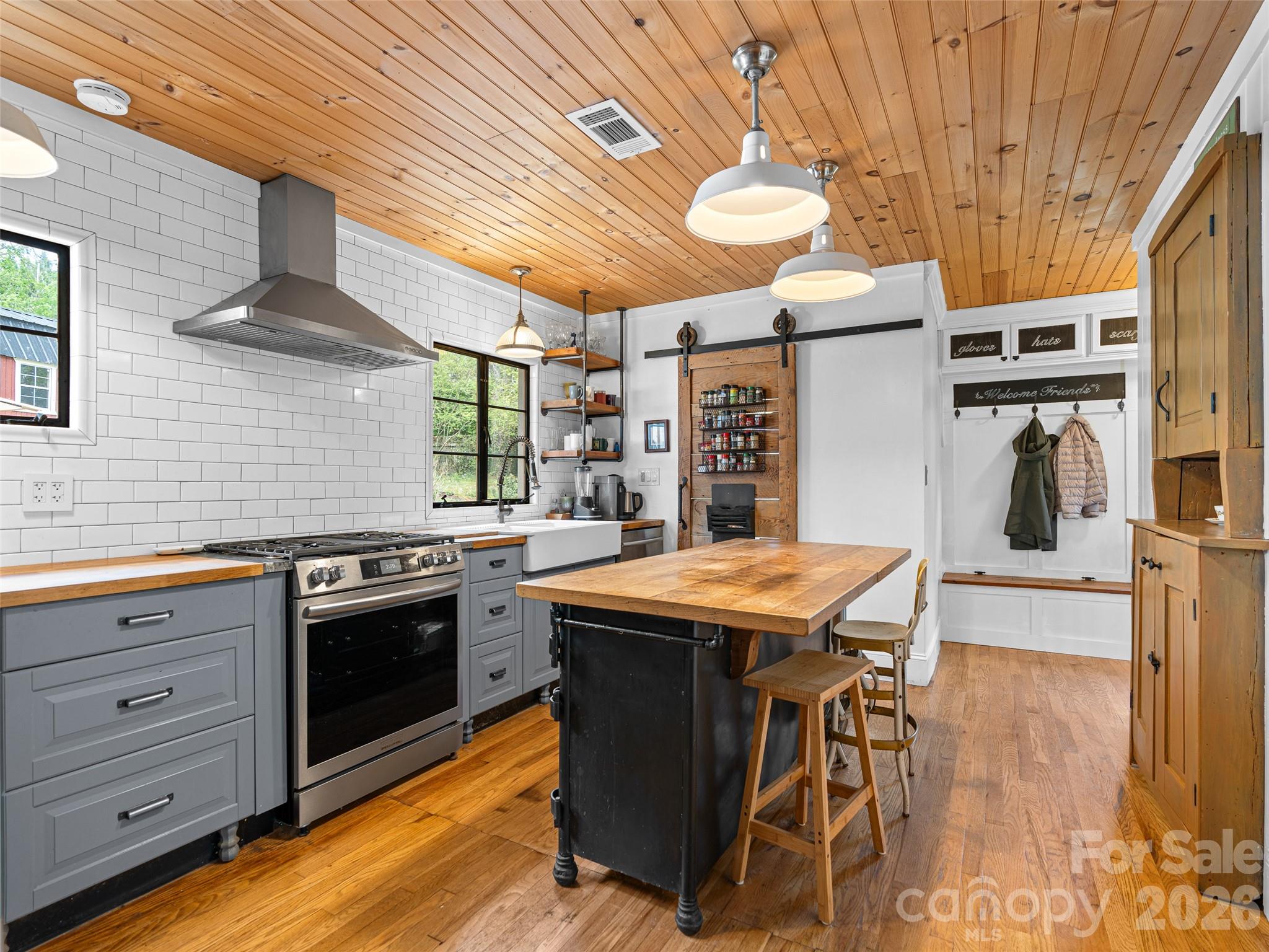 686 New Haw Creek Road Asheville NC 28805