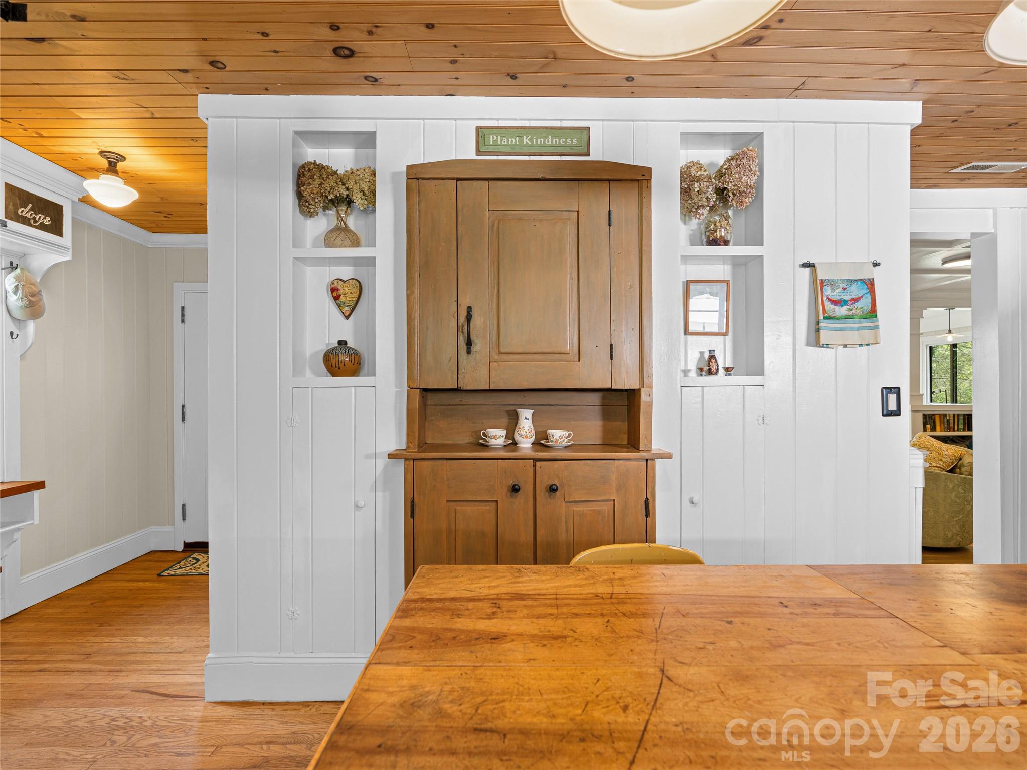 686 New Haw Creek Road Asheville NC 28805