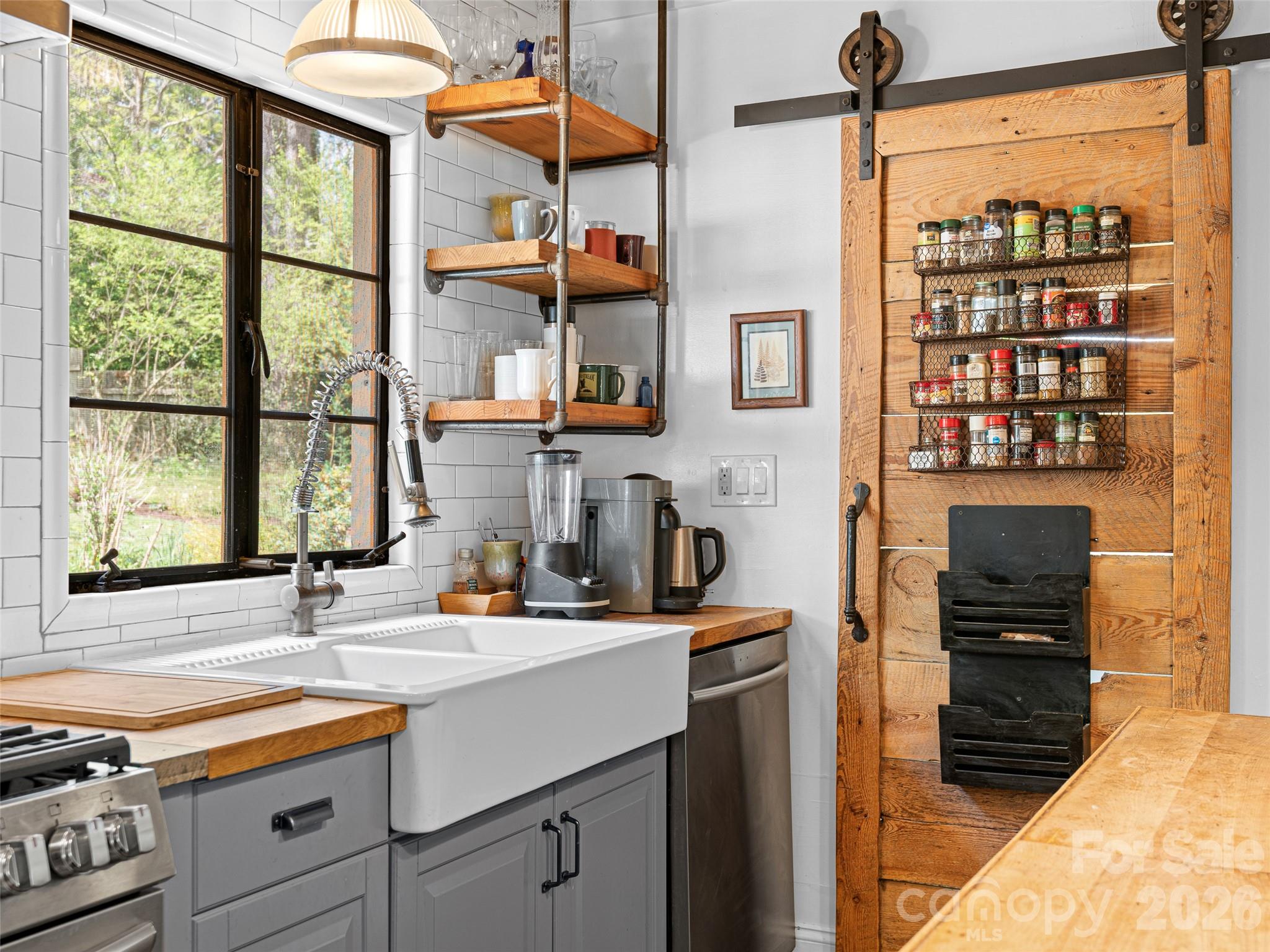 686 New Haw Creek Road Asheville NC 28805