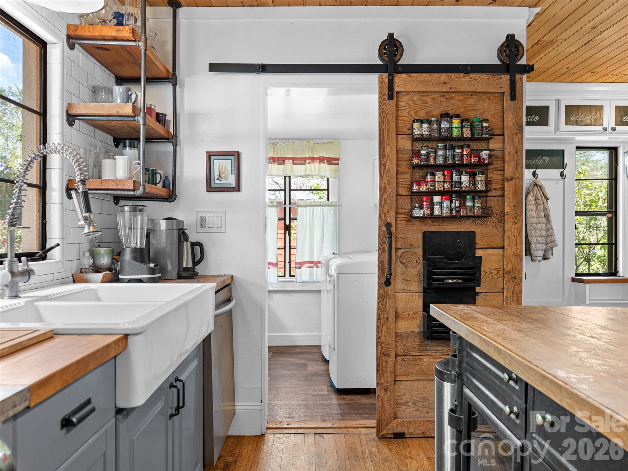 686 New Haw Creek Road Asheville NC 28805