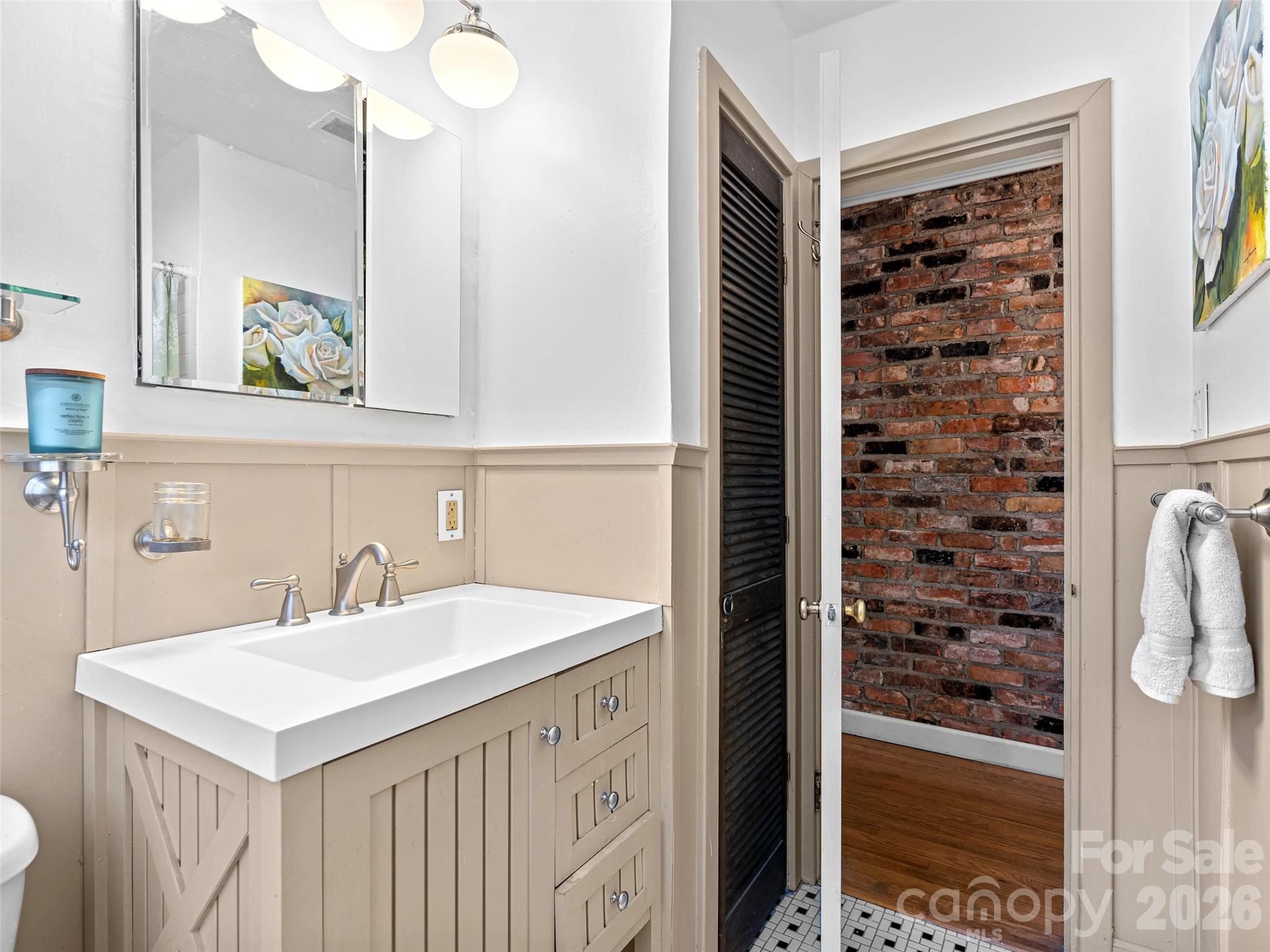 686 New Haw Creek Road Asheville NC 28805