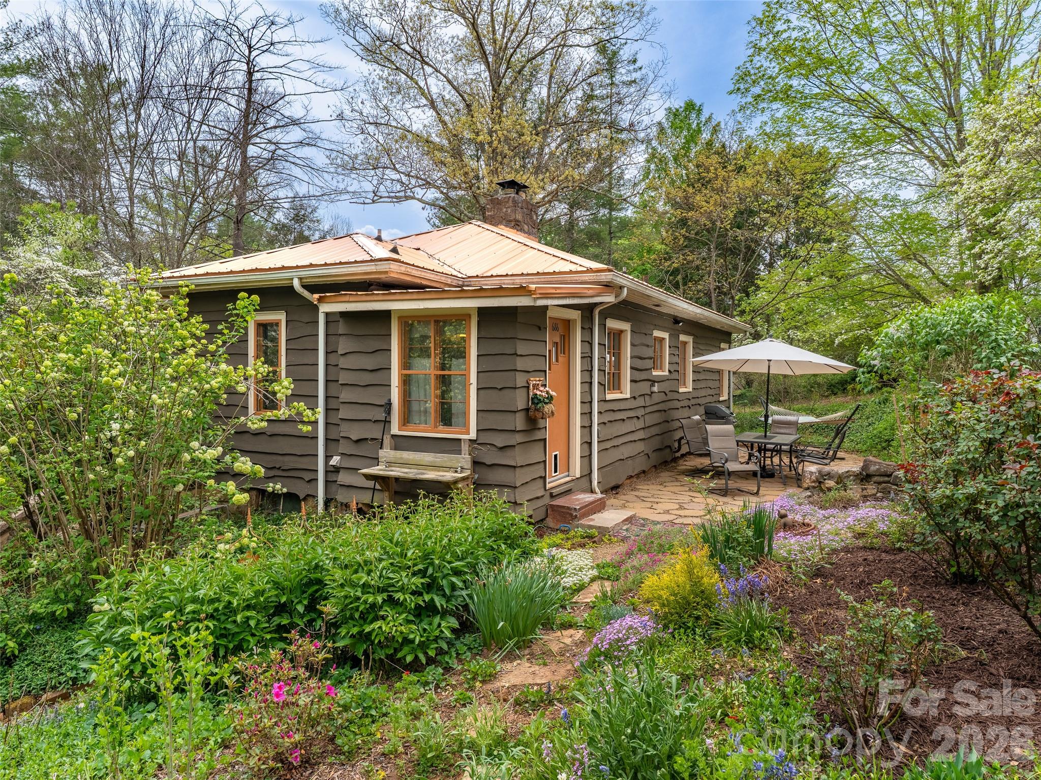 686 New Haw Creek Road Asheville NC 28805