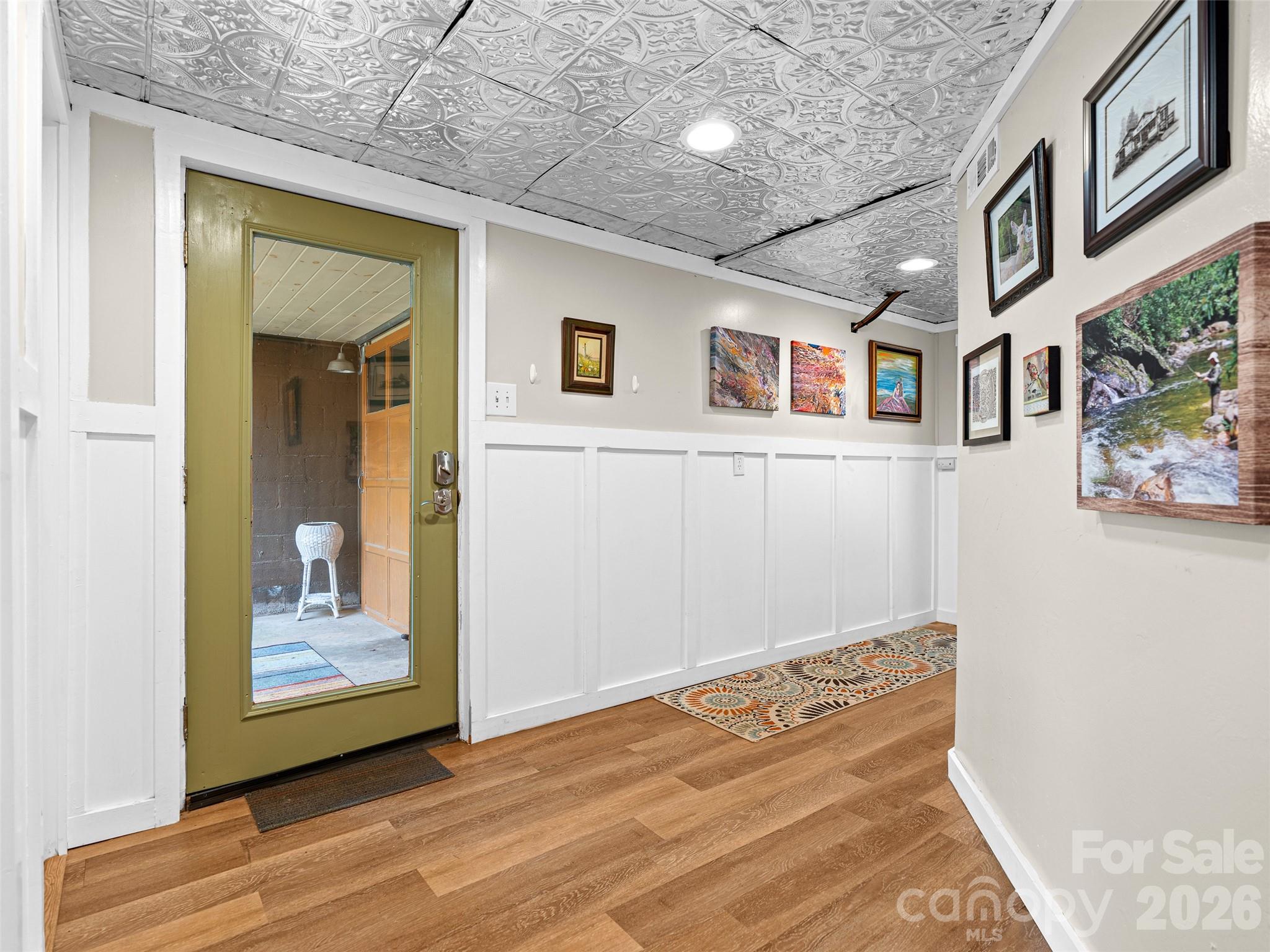 686 New Haw Creek Road Asheville NC 28805