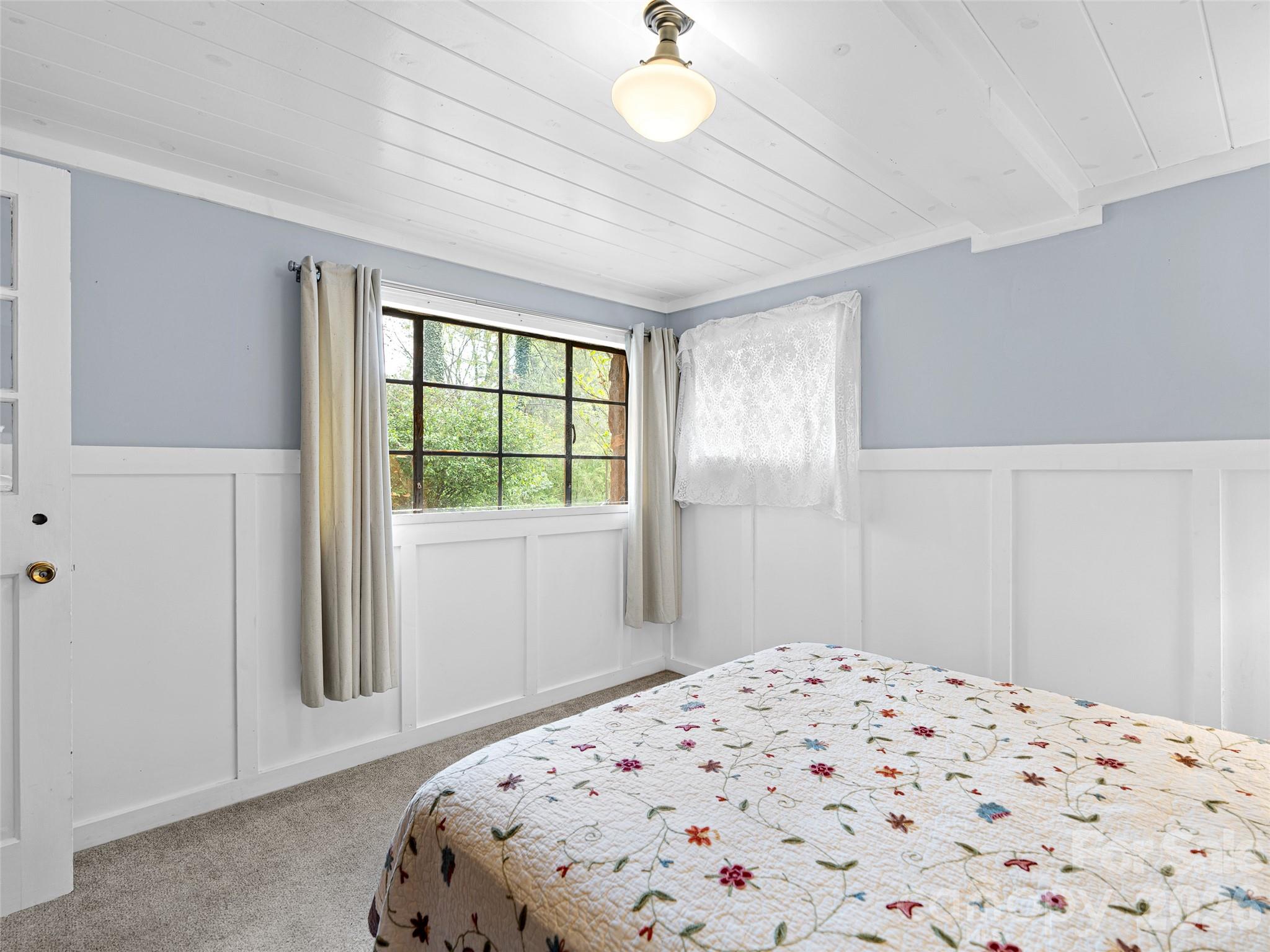 686 New Haw Creek Road Asheville NC 28805