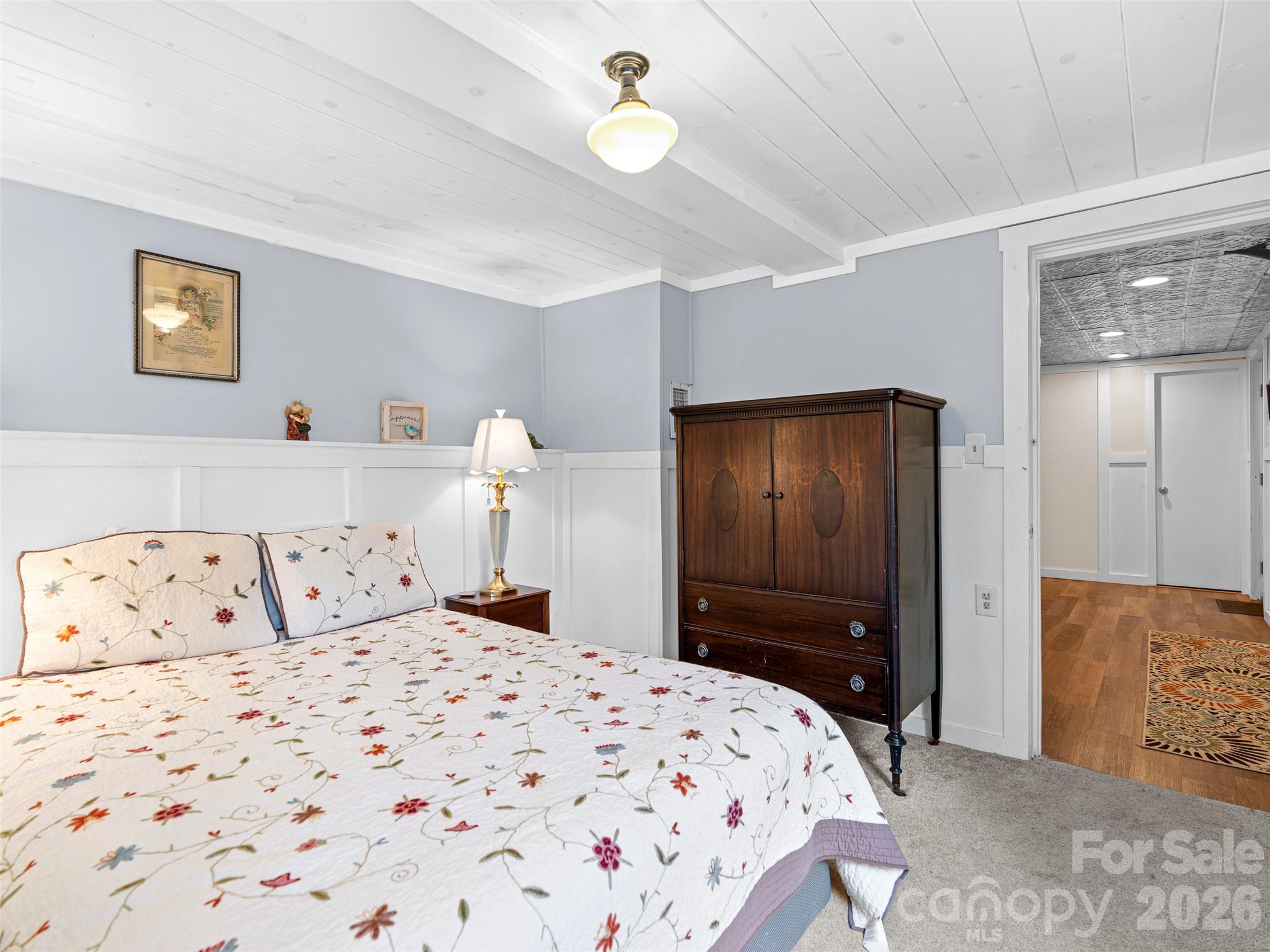686 New Haw Creek Road Asheville NC 28805