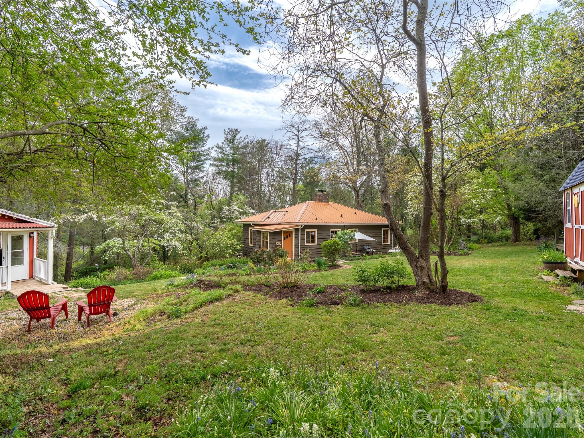 686 New Haw Creek Road Asheville NC 28805