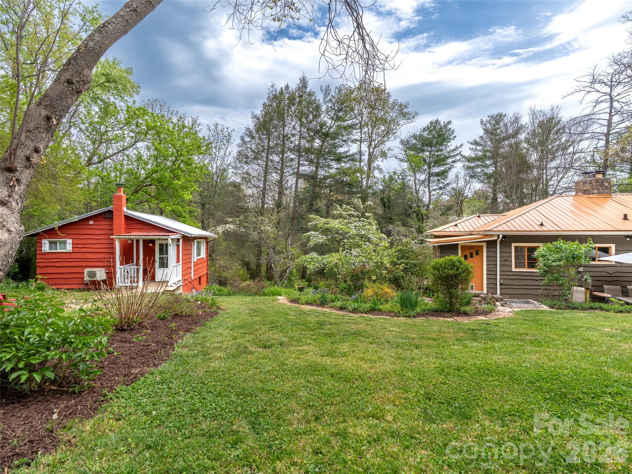 686 New Haw Creek Road Asheville NC 28805