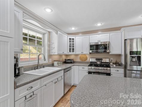 189 Poverty Branch Road Barnardsville NC 28709
