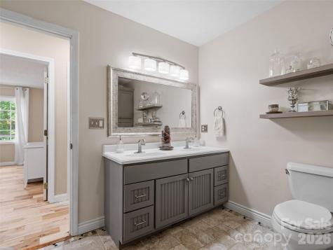 189 Poverty Branch Road Barnardsville NC 28709