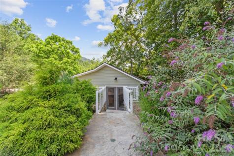 189 Poverty Branch Road Barnardsville NC 28709