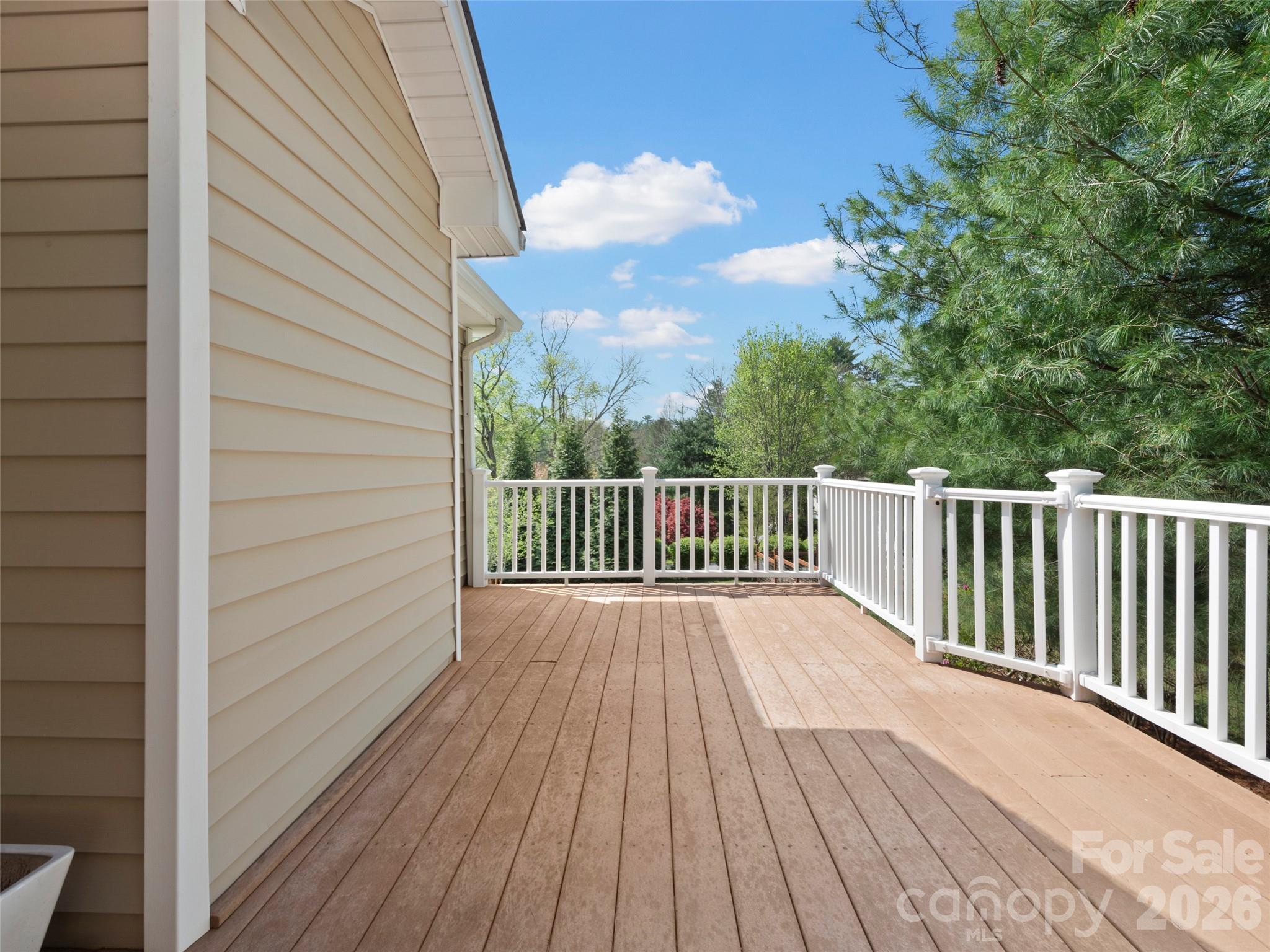 21 Old Applewood Lane Hendersonville NC 28739