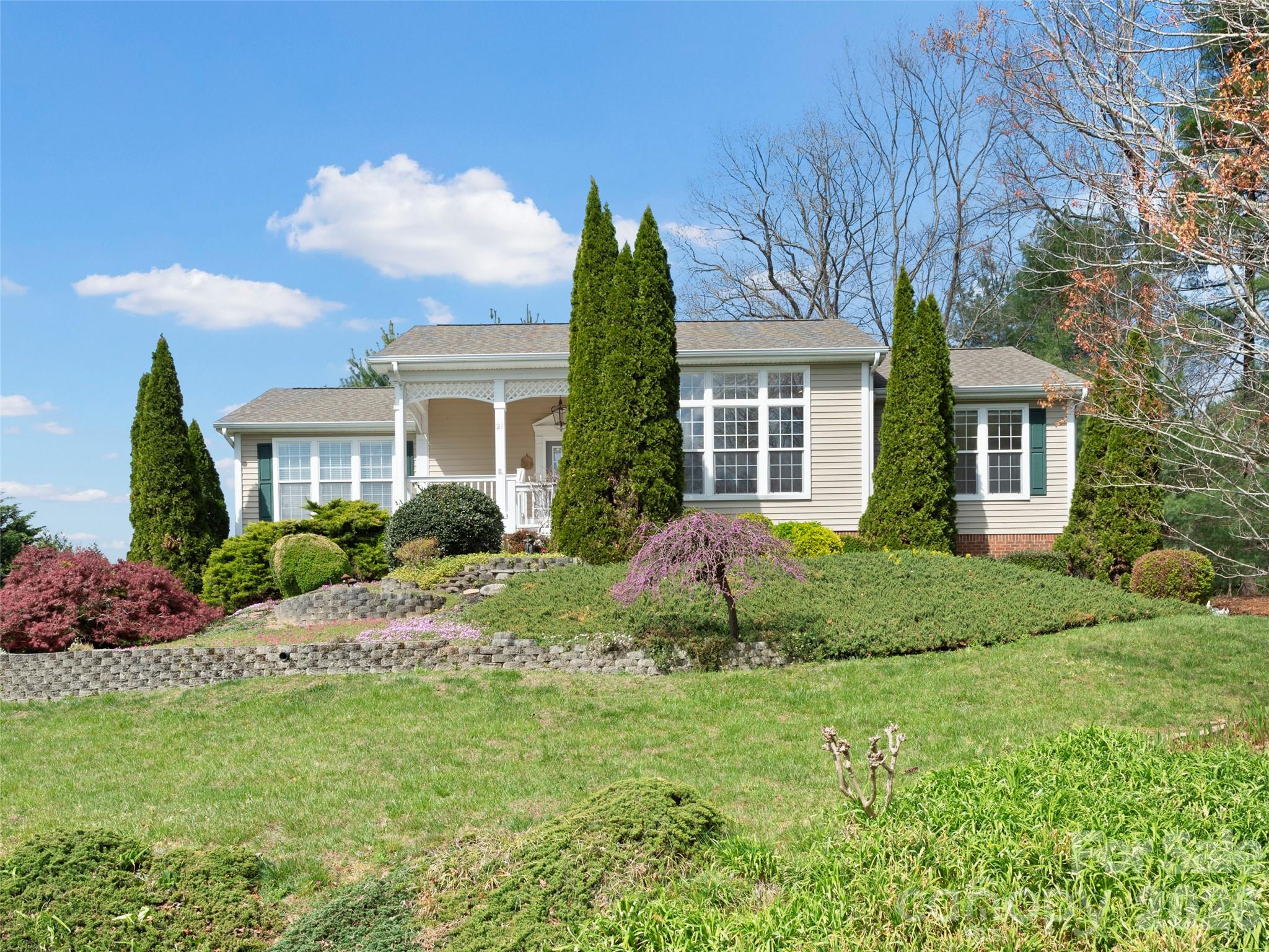 21 Old Applewood Lane Hendersonville NC 28739