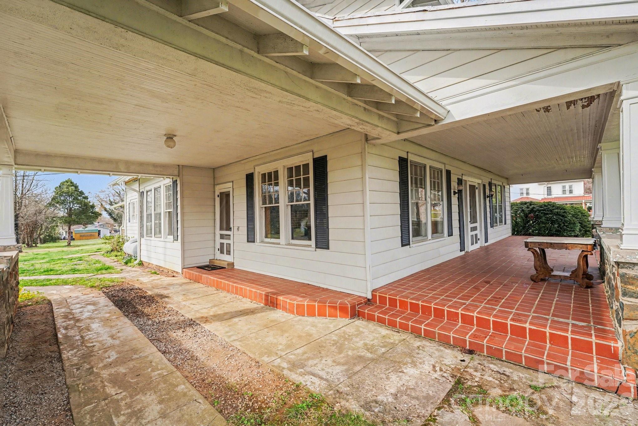 402 E Main Street Boonville NC 27011