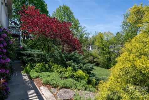 38 Pine Acre Boulevard Asheville NC 28804
