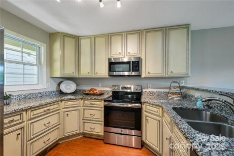 29 Rotunda Circle Asheville NC 28806