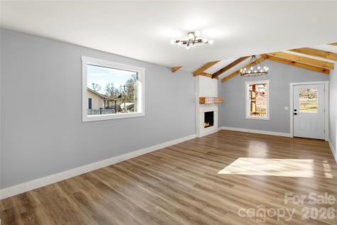 342 N Cleghorn Street Rutherfordton NC 28139