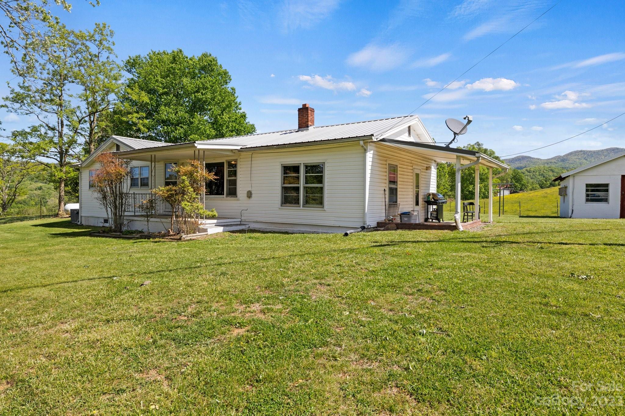 255 Cook Road Hot Springs NC 28743