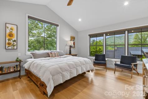 18 Wordsworth Road Black Mountain NC 28711