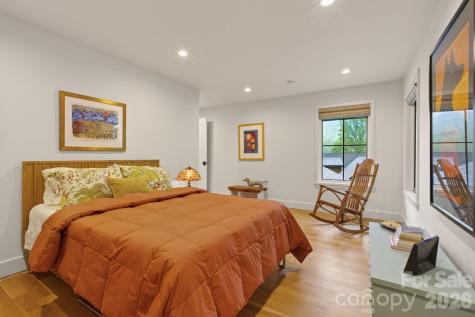 18 Wordsworth Road Black Mountain NC 28711