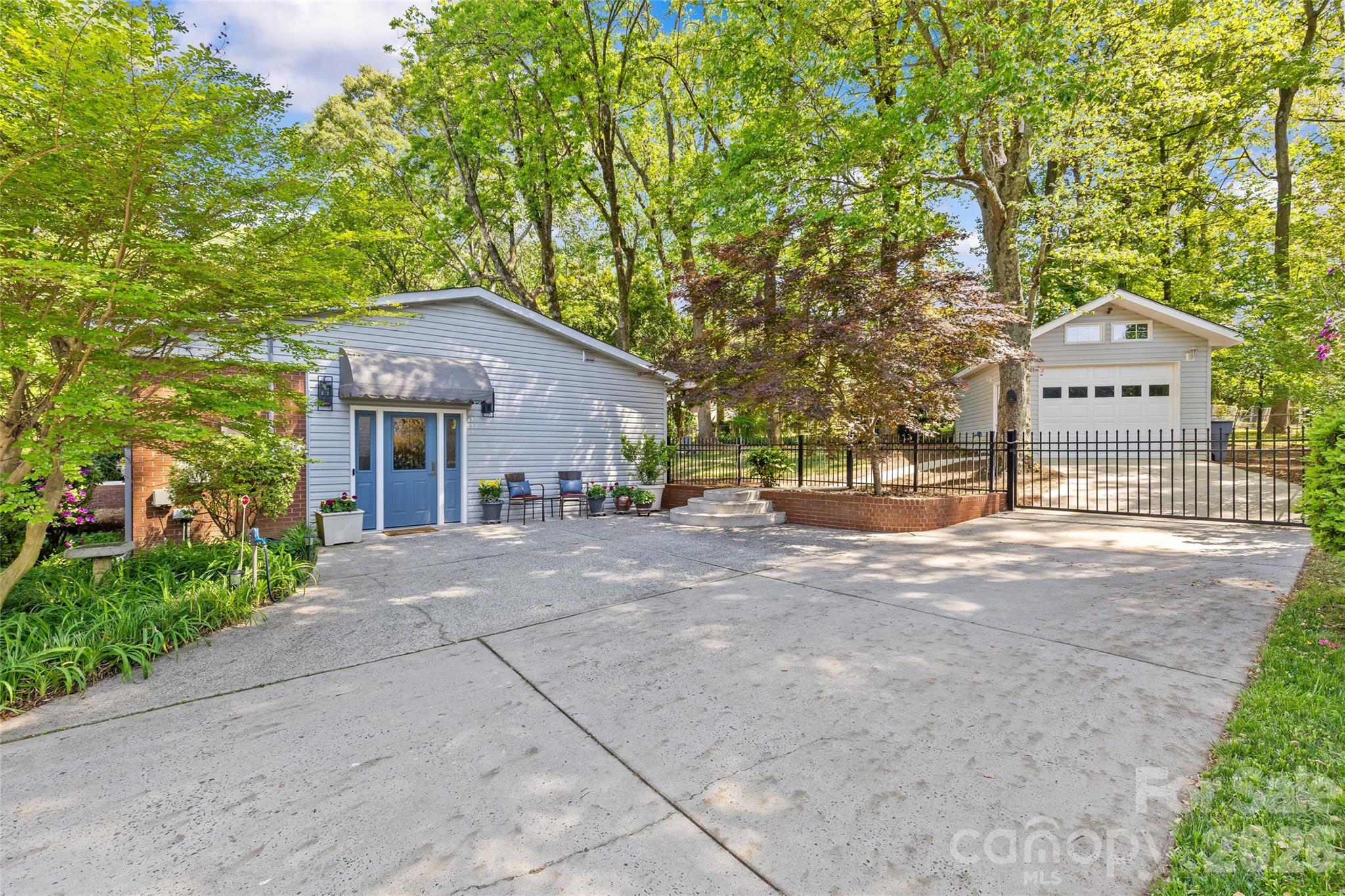 7108 Preston Court Charlotte NC 28215