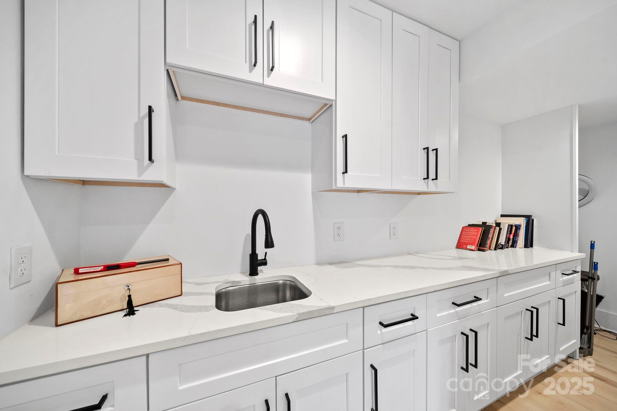 413 Coxe Avenue Charlotte NC 28208
