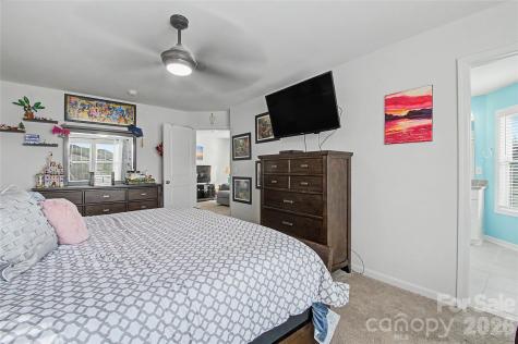 33 Cedar Hill Road Hendersonville NC 28792
