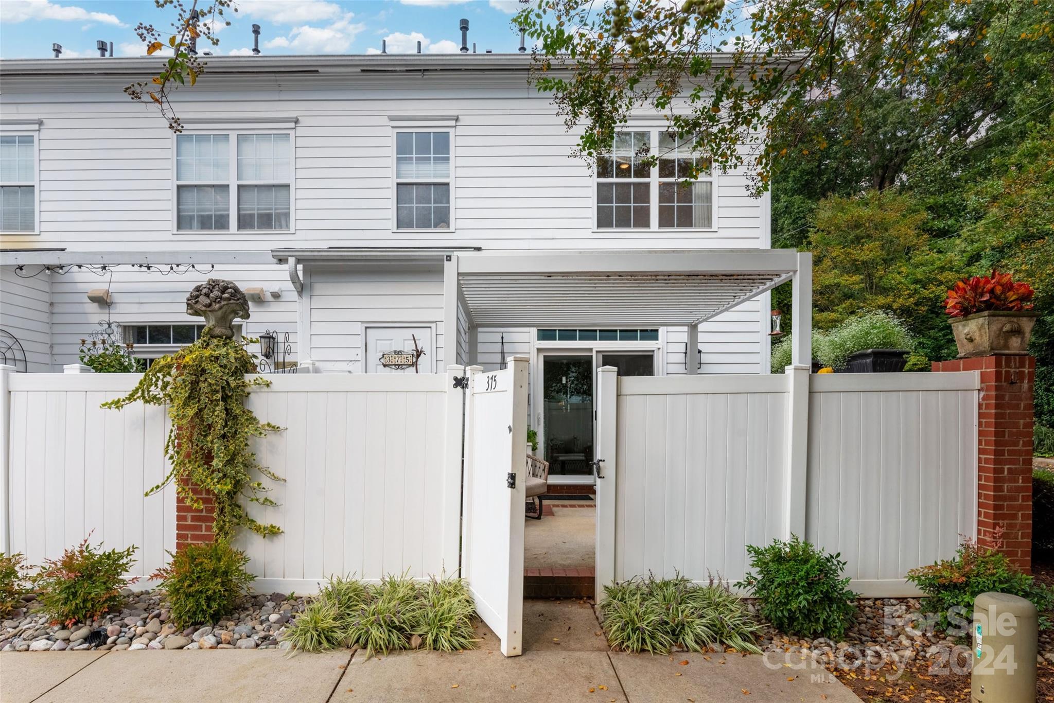 375 Park Square Place Matthews NC 28105
