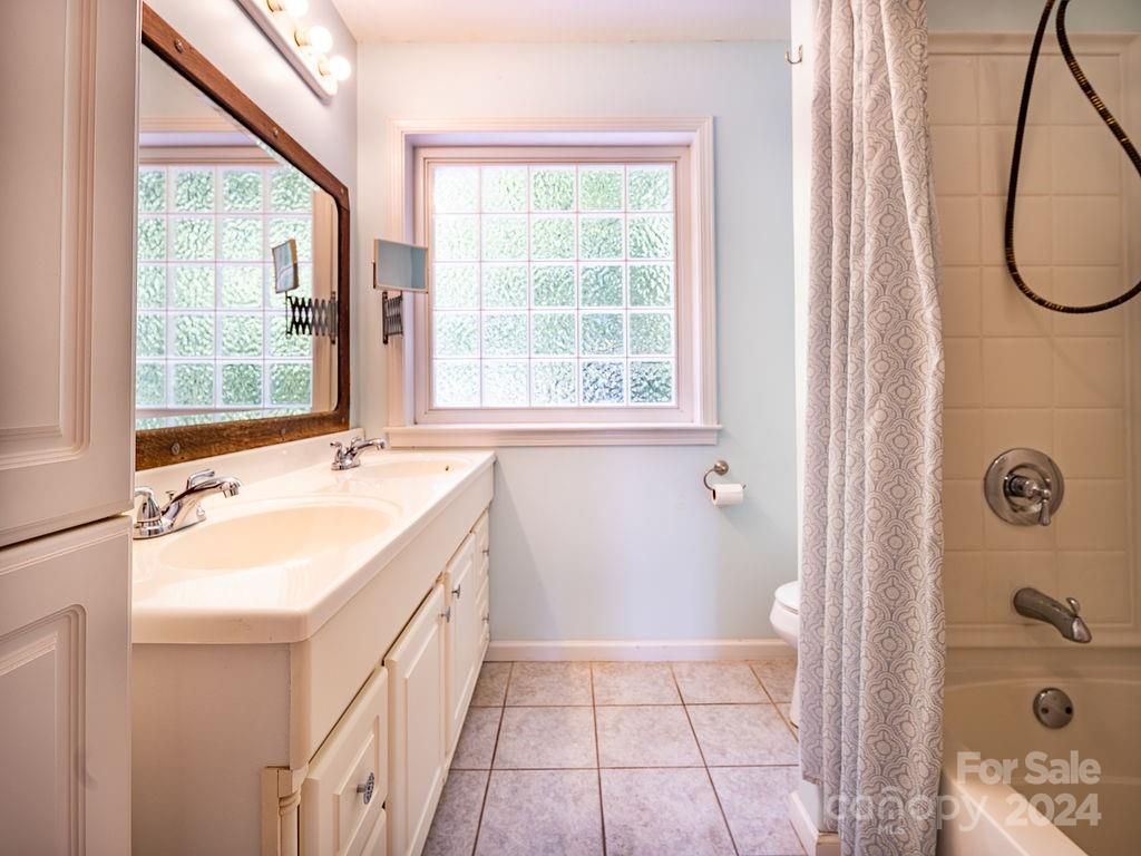 135 Strickland Terrace Swannanoa NC 28778