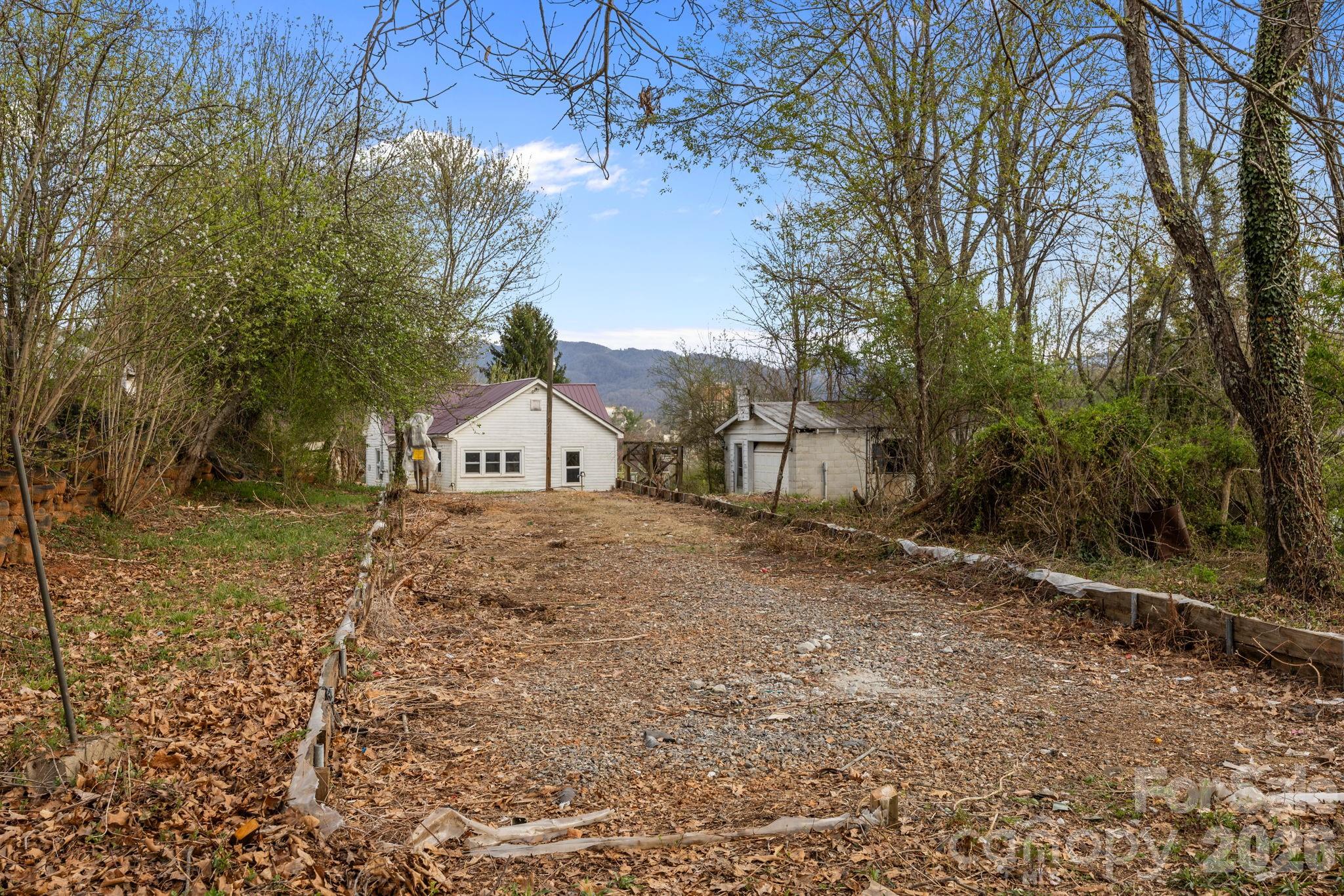 161 Pandora Circle Canton NC 28716