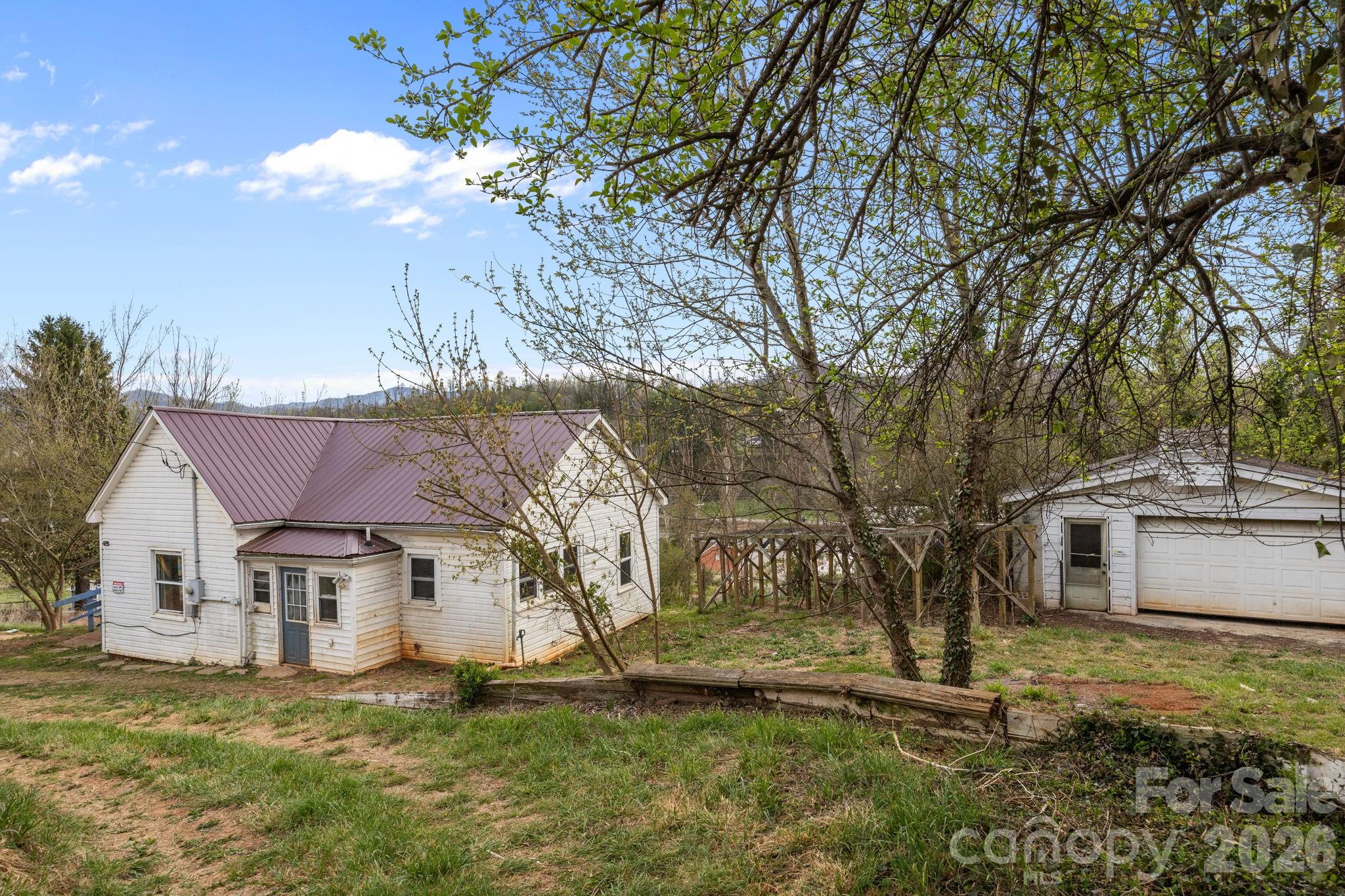161 Pandora Circle Canton NC 28716