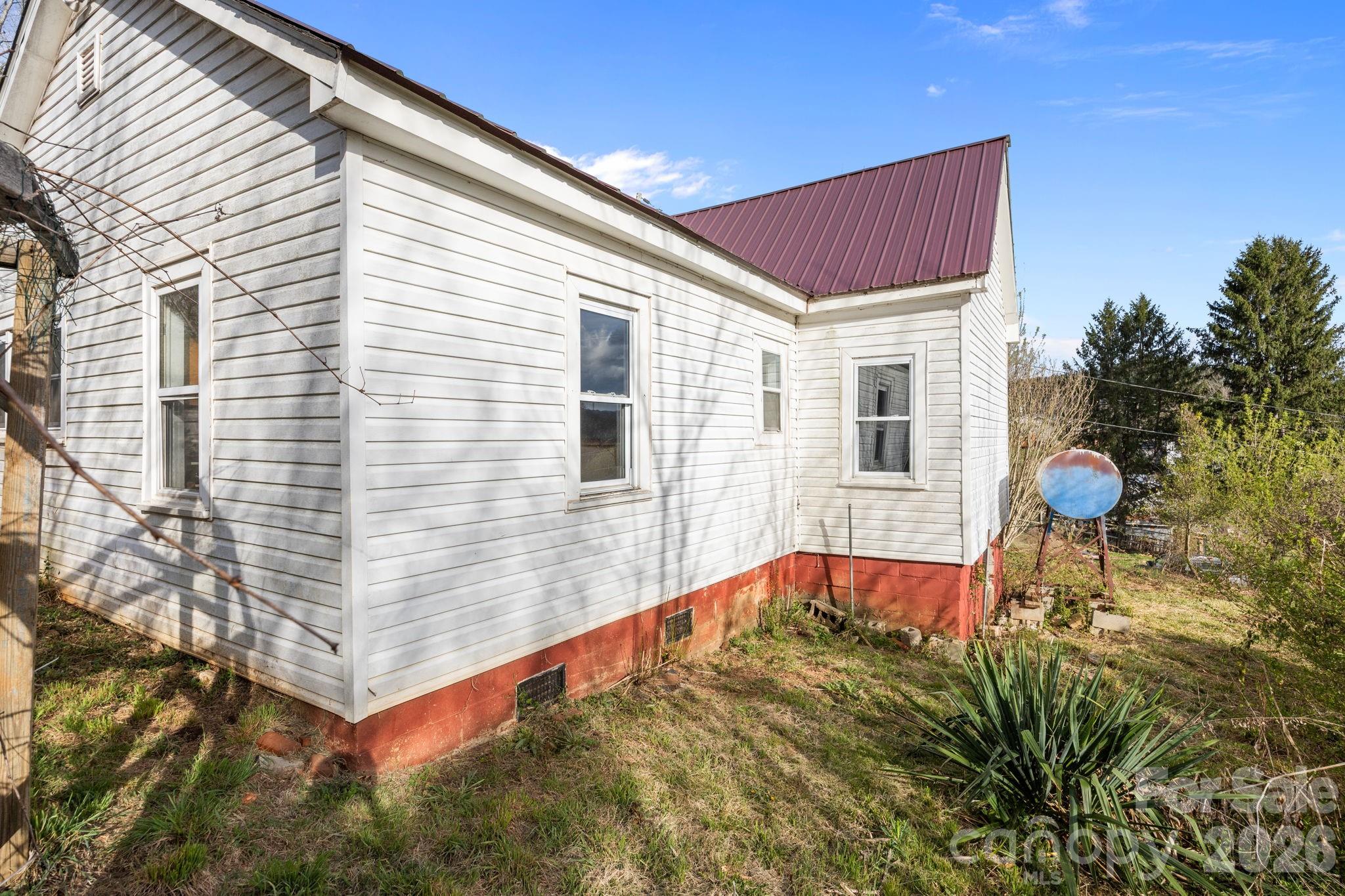 161 Pandora Circle Canton NC 28716
