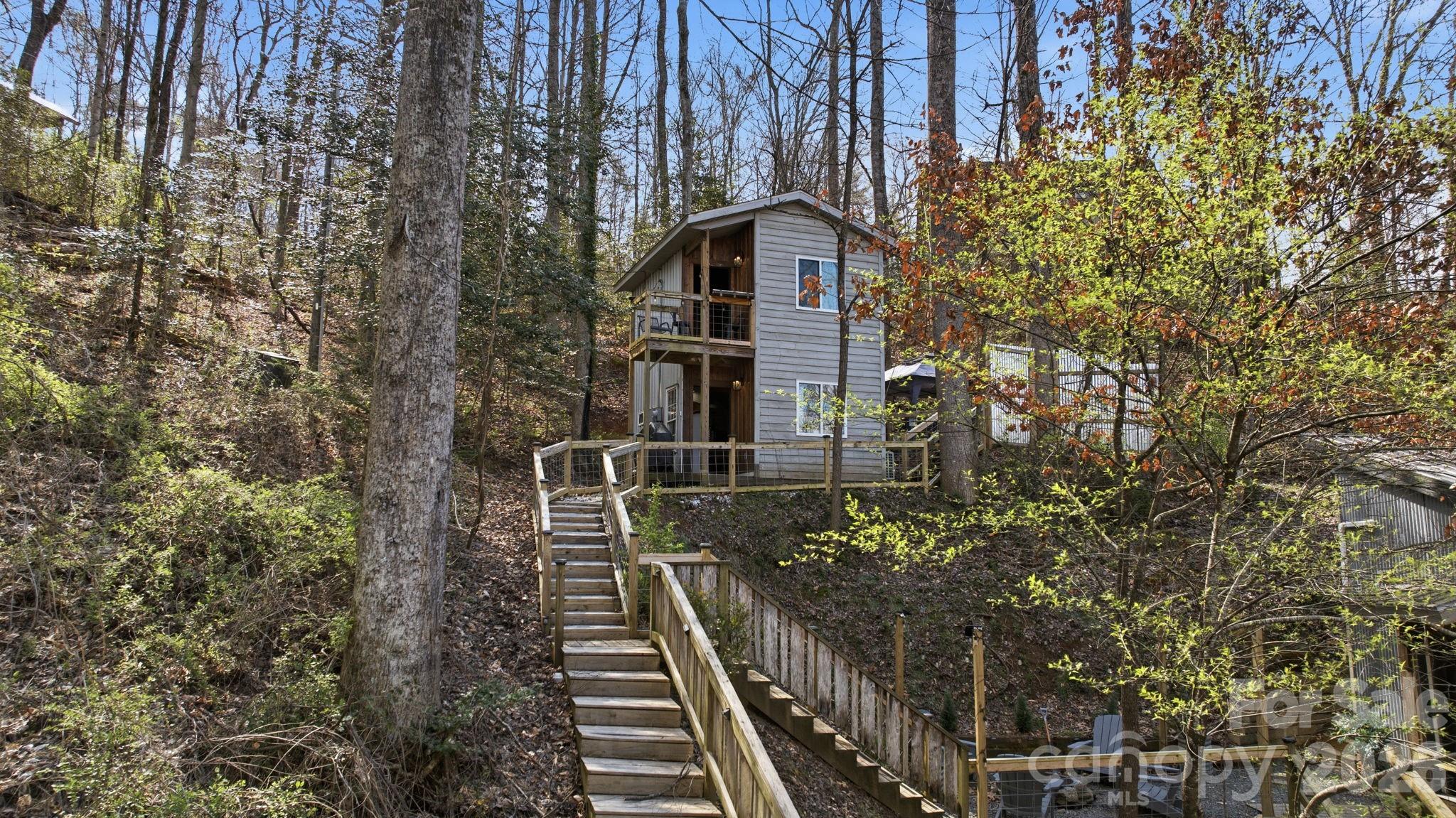 26/30 Yodelers Hollow Bryson City NC 28713