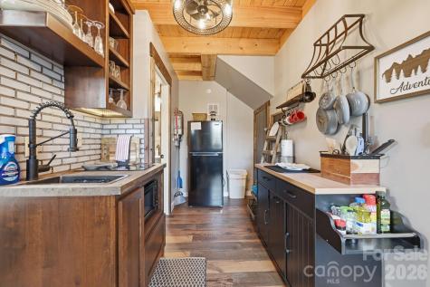 26/30 Yodelers Hollow Bryson City NC 28713