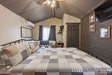 26/30 Yodelers Hollow Bryson City NC 28713