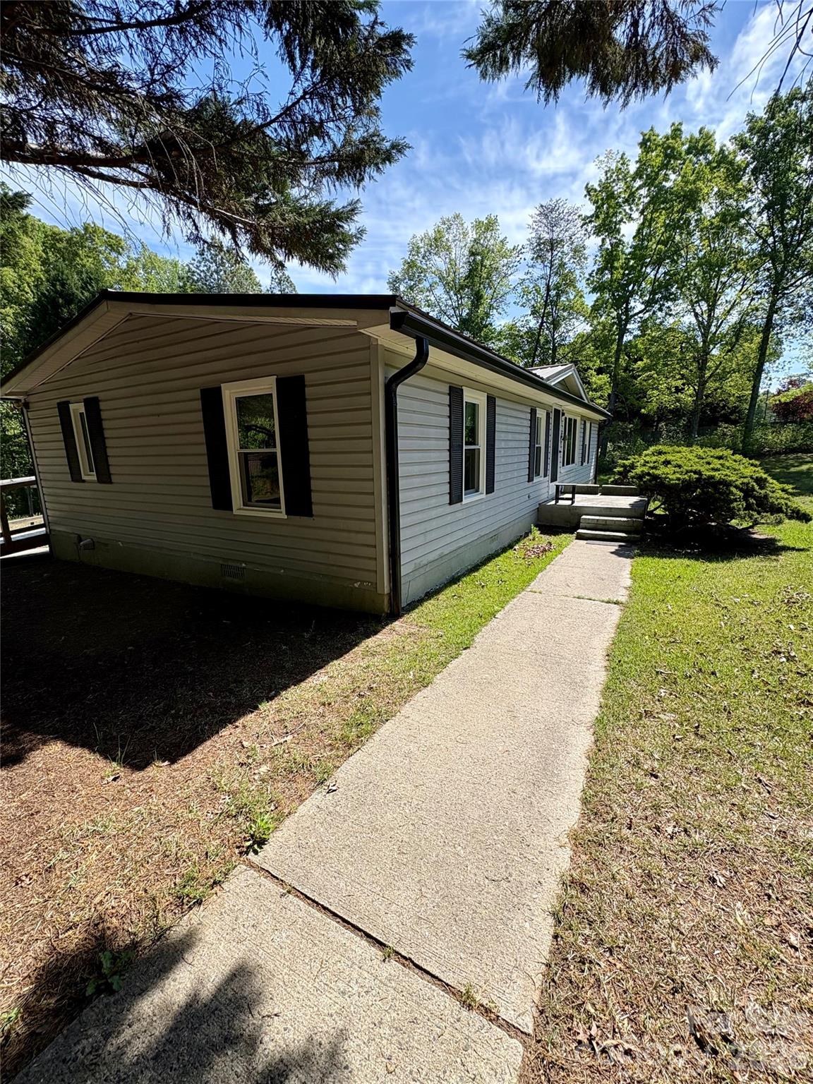 5022 Wrenn Drive Denver NC 28037