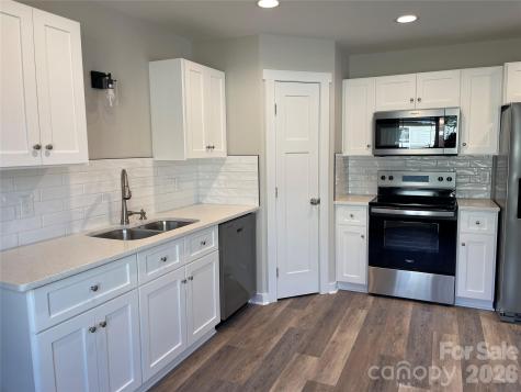 163 W Pine Street Norwood NC 28128