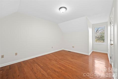 10 Orchard Place Weaverville NC 28787