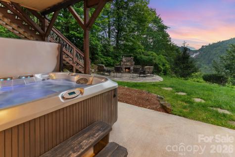 300 Falls View Drive Lake Toxaway NC 28774