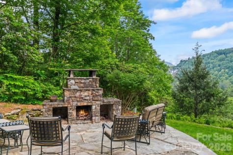 300 Falls View Drive Lake Toxaway NC 28774