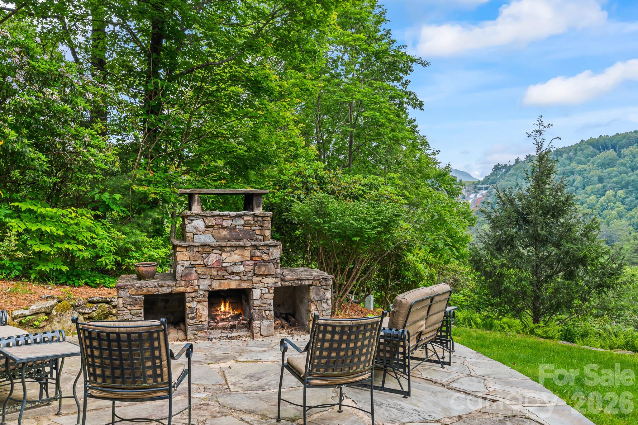 300 Falls View Drive Lake Toxaway NC 28774